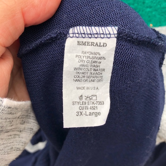 Emerald Color Block Long Sleeve Tie Front Top - Picture 4 of 6